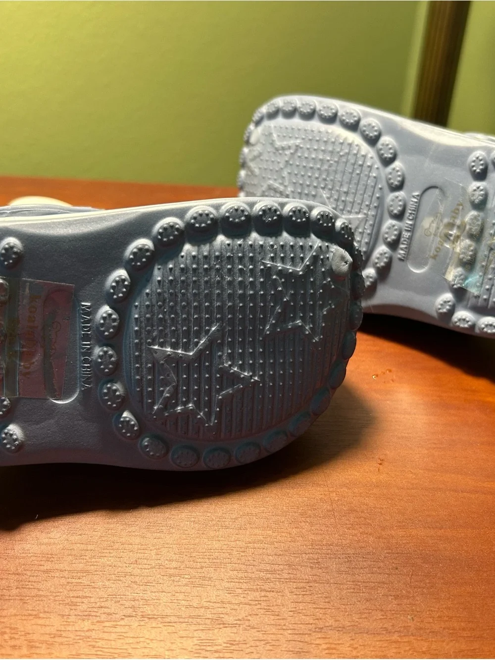 Koala Kids Light blue Star Clogs with Green and Yellow Dinosaur Charms